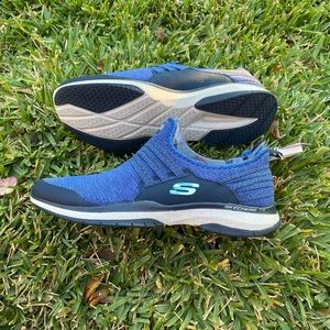 SKECHERS WOMEN'S SLIP-ON SHOES SIZE 9 US